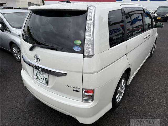 2014 Toyota Isis