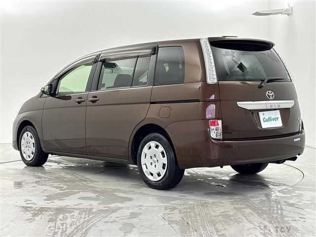 2017 Toyota Isis
