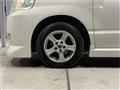2003 Toyota Noah