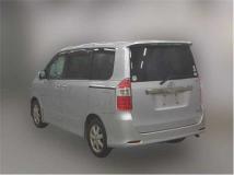 2007 Toyota Noah