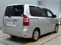 2010 Toyota Noah