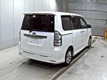2010 Toyota Noah