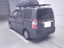 2010 Toyota Noah