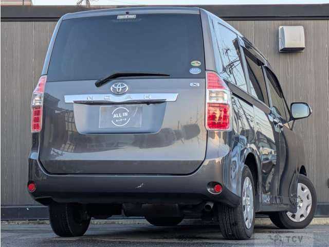 2010 Toyota Noah