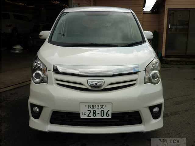 2010 Toyota Noah