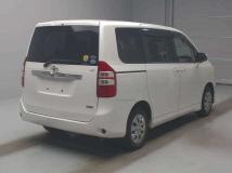 2011 Toyota Noah