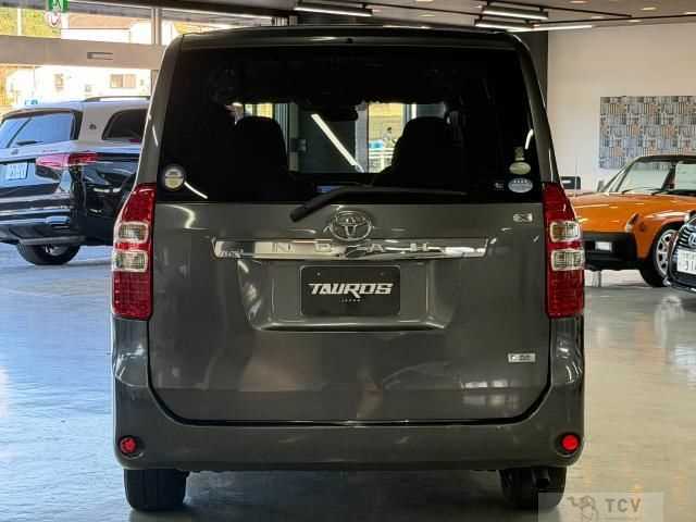 2011 Toyota Noah