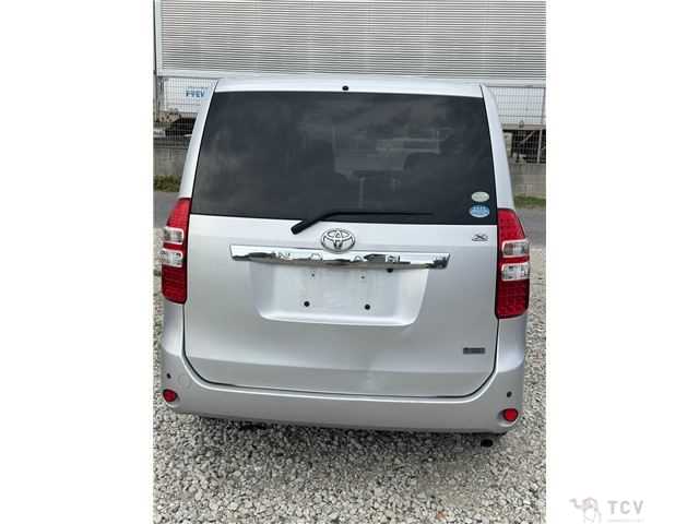 2011 Toyota Noah