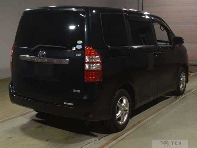 2011 Toyota Noah