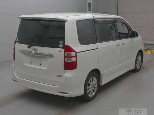 2011 Toyota Noah