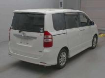 2011 Toyota Noah