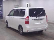 2011 Toyota Noah