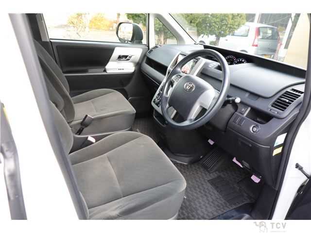 2011 Toyota Noah