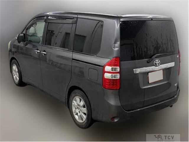 2012 Toyota Noah