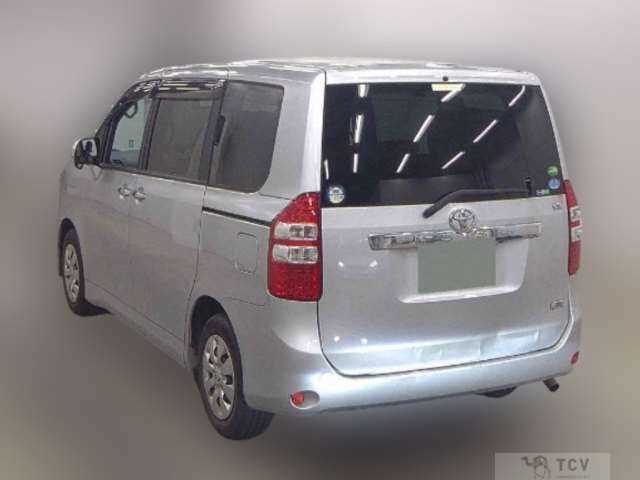 2012 Toyota Noah