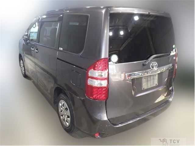 2012 Toyota Noah