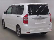 2012 Toyota Noah