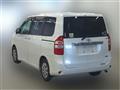 2012 Toyota Noah