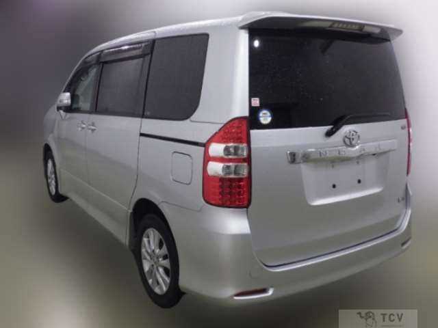 2012 Toyota Noah