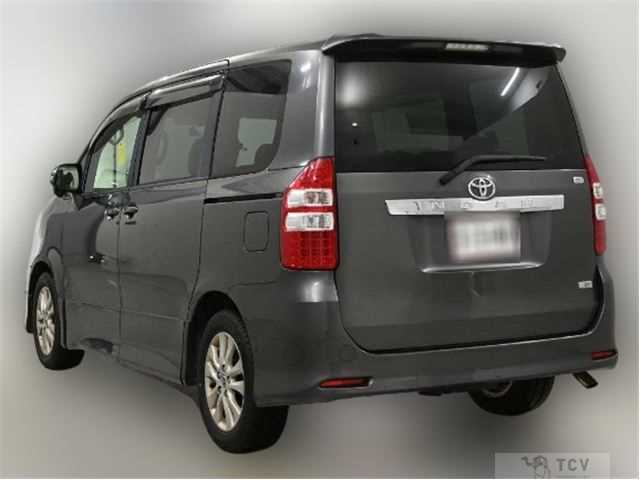 2012 Toyota Noah