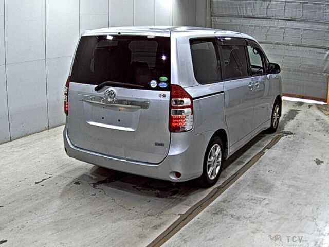 2013 Toyota Noah