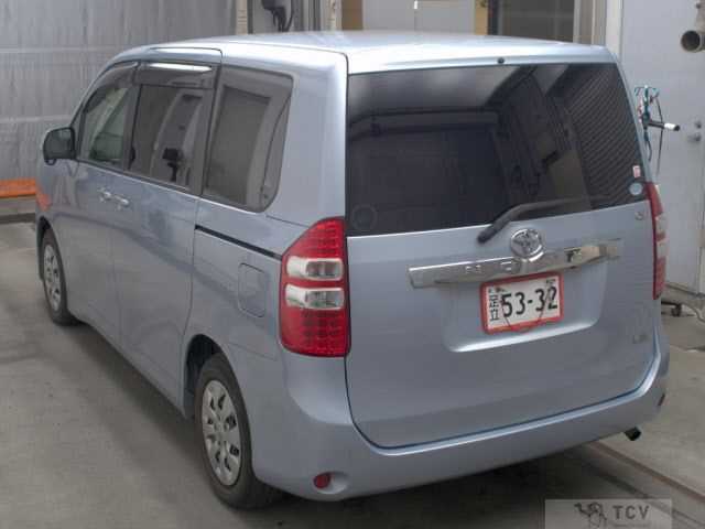 2013 Toyota Noah
