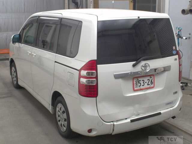 2013 Toyota Noah