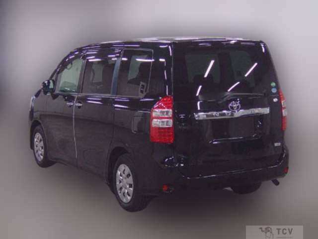 2013 Toyota Noah