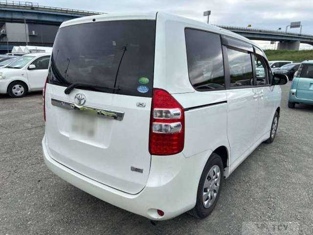 2013 Toyota Noah