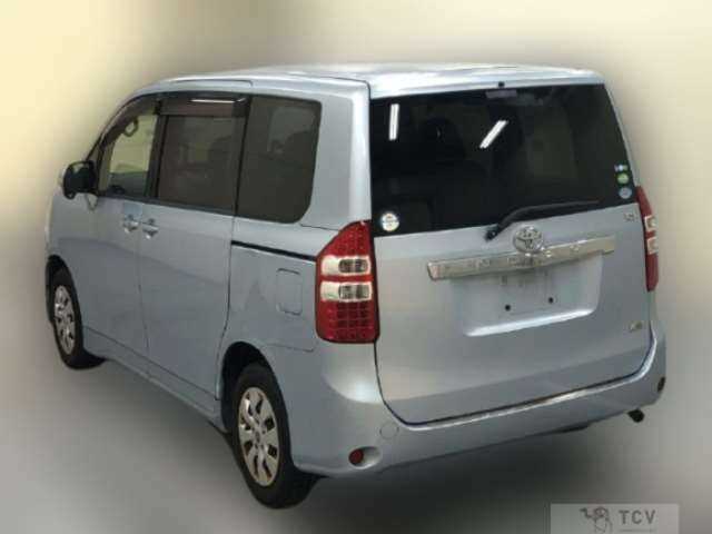 2013 Toyota Noah