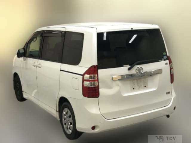 2013 Toyota Noah
