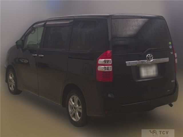 2013 Toyota Noah