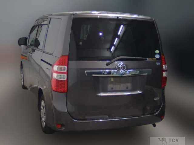 2013 Toyota Noah