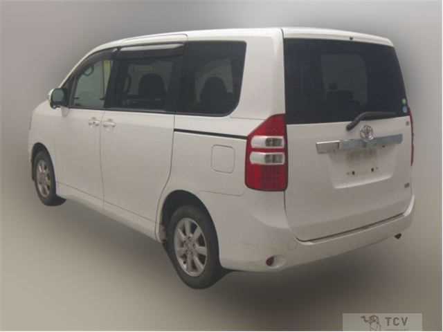 2013 Toyota Noah