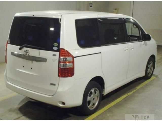 2013 Toyota Noah
