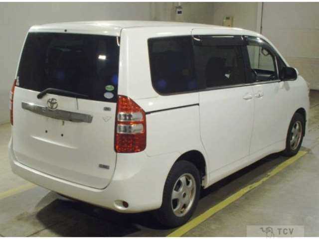 2013 Toyota Noah