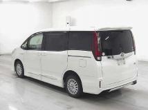 2014 Toyota Noah