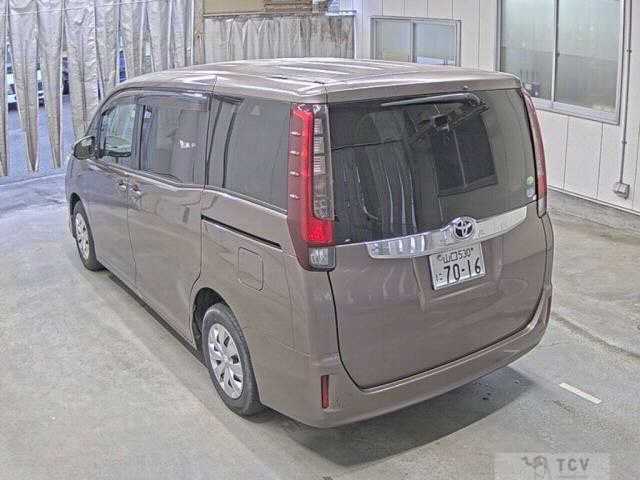 2014 Toyota Noah