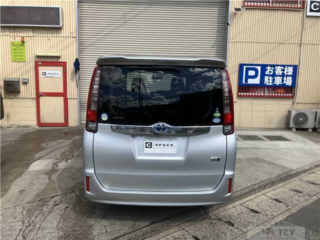 2014 Toyota Noah