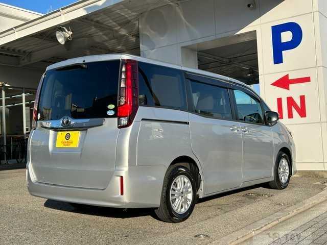 2014 Toyota Noah