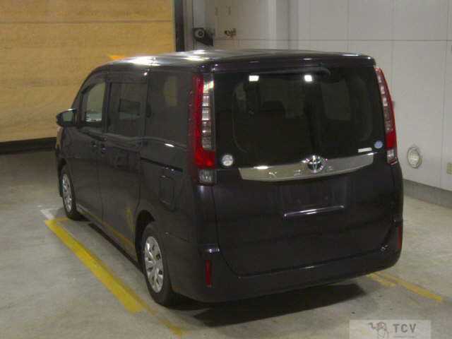 2015 Toyota Noah