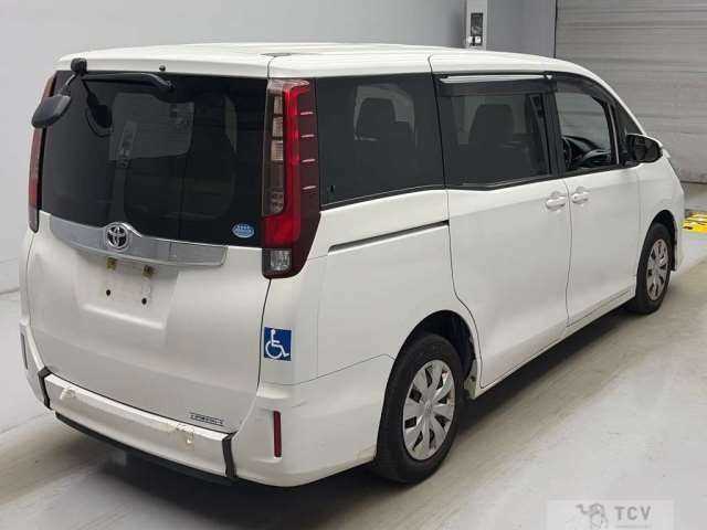 2015 Toyota Noah