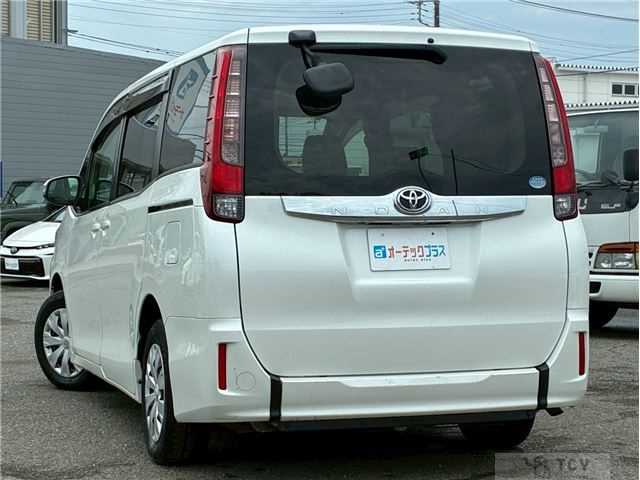 2015 Toyota Noah