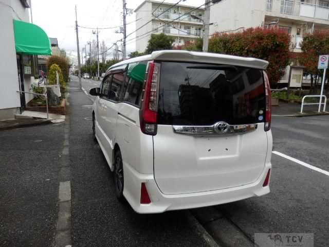2015 Toyota Noah