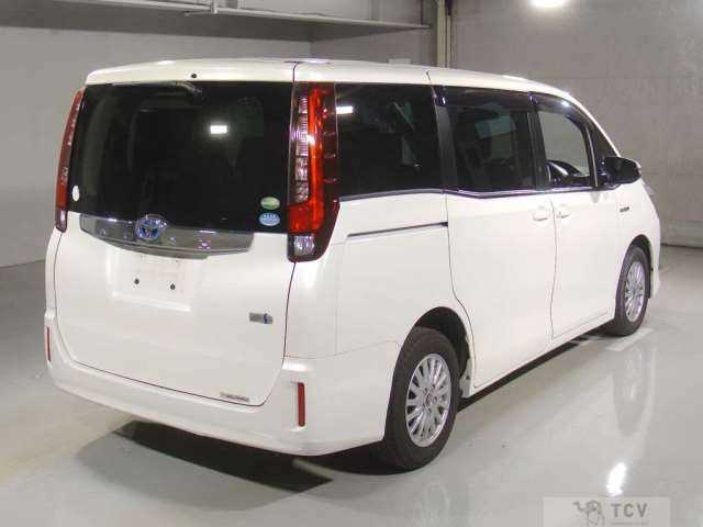 2015 Toyota Noah