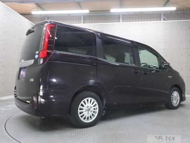 2015 Toyota Noah
