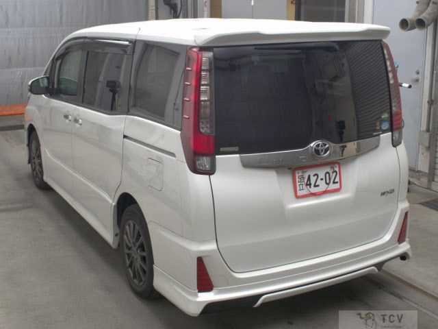 2016 Toyota Noah