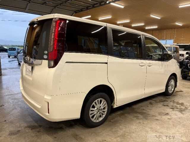 2016 Toyota Noah