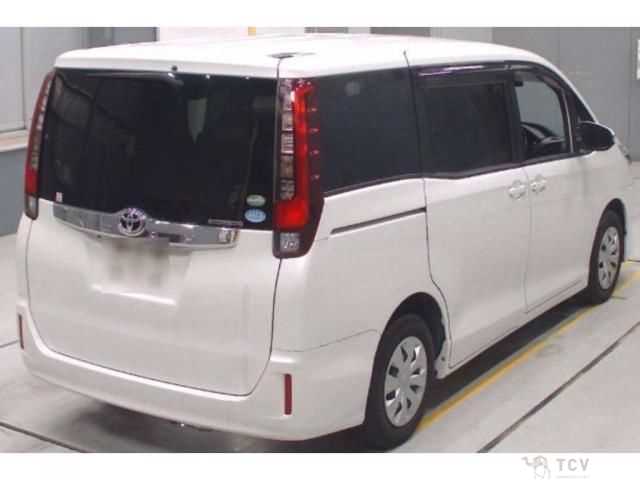 2016 Toyota Noah