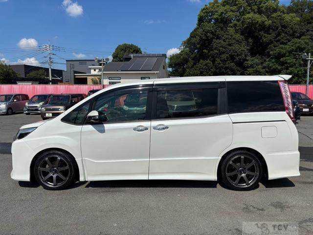 2016 Toyota Noah